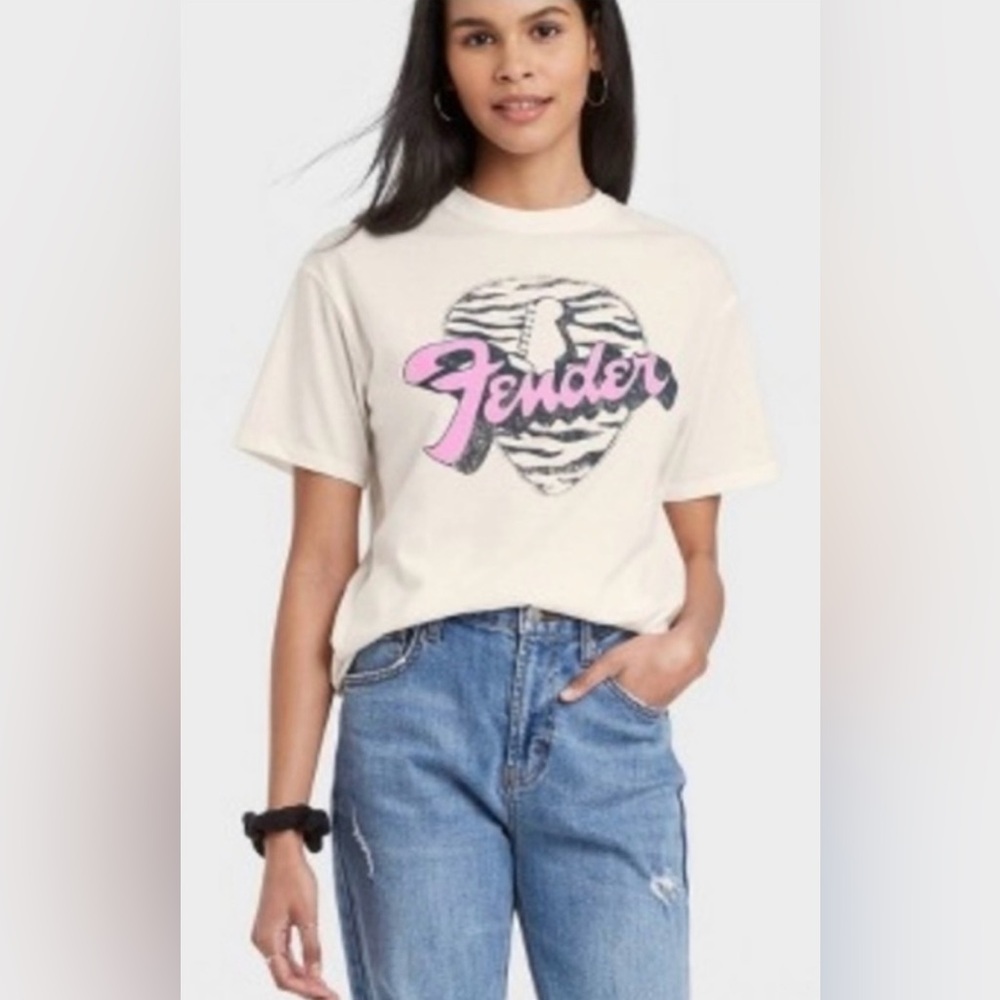 FENDER Women’s Fender Retro Logo Guitar Pick Zebra Print T-Shirt Size Me…
